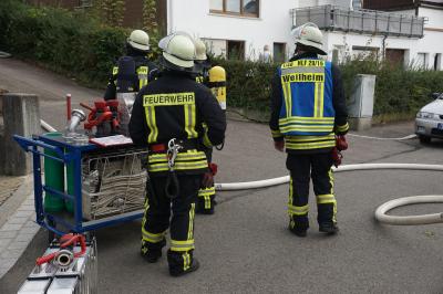 Ohmden: Brand eines Anbau greift auf Wohnhaus ueber - 1 Katze getoetet
