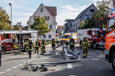 Boeblingen-Dagersheim: Nach Auffahrunfall gegen Ampelmast geschleudert 