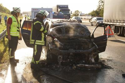 Heimsheim: Pkw mit Wohmobil in Vollbrand - zwei Hunde gerettet