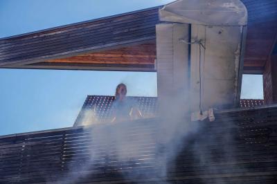 Winterbach: Grosse Schauuebung mit Fallschirmspringer und abgestuerztem Flugzeug