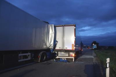 Gerlingen: Zwei Verletzte nach Lkw Unfall auf der  A81