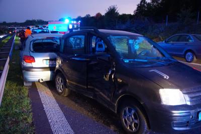 Nuertingen: Zu schnell aufs Stauende gefahren - drei Verletzte