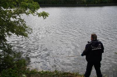 Esslingen: Person vermutlich in Neckar gestuerzt