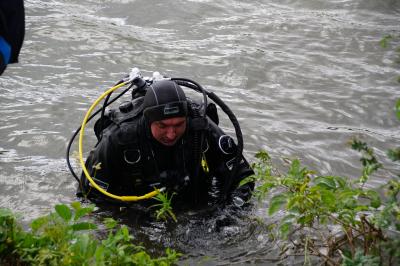 Esslingen: Person vermutlich in Neckar gestuerzt