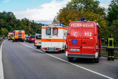 B29/Schwaebisch Gmuend: Toedlicher Unfall - Pkw Lenkerin stoesst mit Lkw zusammen