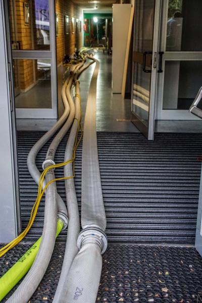 Sindelfingen: Wasserrohrbruch in Hallenbad  - THW pumpt das Becken leer