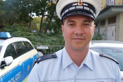 Friedrichstal: schwerer Frontalzusammenstoss zweier Pkw fordert eine Toedl. und eine schwer Verletzte Person