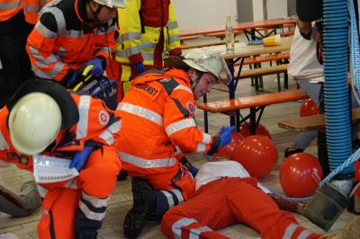 Aidlingen: Zwei Tage trainierten Einsatzkraefte den Ernstfall eines Amok Alarm