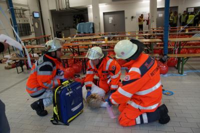 Aidlingen: Zwei Tage trainierten Einsatzkraefte den Ernstfall eines Amok Alarm