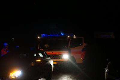 Uhingen: Verkehrsunfall fuehrt zu groesseren Suchmassnahmen - zwei Insassen eines nicht zugelassenen Pkw fluechten nach Unfall zu Fuss