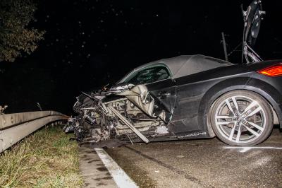 Gaeufelden-Nebringen: Zwei schwer Verletzte nach Frontalchrash auf gerader Strecke
