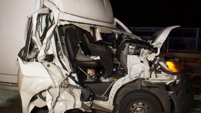 Pforzheim: Auffahrunfall zwischen Lkw und Kleinlkw - Person Verletzt