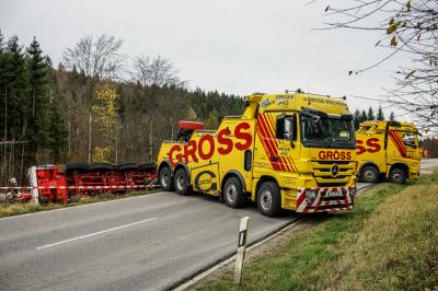 BERGUNG! Hohenstein: Feuerwehrkran verunfallt - mehrere Verletze 