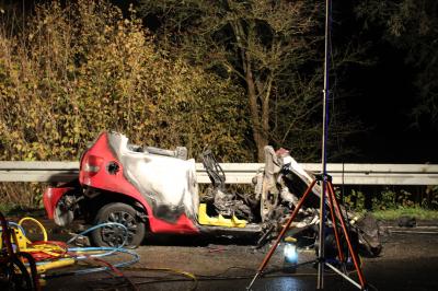 Owingen: Toedlicher Verkehrsunfall - Pkw kollidiert mit Lkw