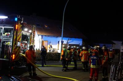 Korntal-Muenchingen: Grosseinsatz der Feuerwehr durch Kaminbrand