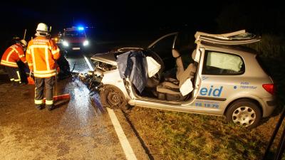 Wurmberg: Frontalzusammenstoss zweier Pkw fordert zwei Verletzte, darunter eine schwer Verletzte Person