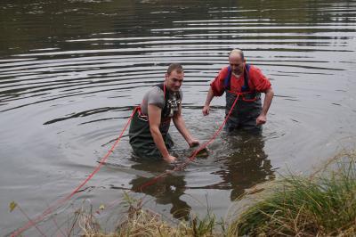 Sindelfingen:Feuerwehr fischt Tresore aus dem Goldbachsee 