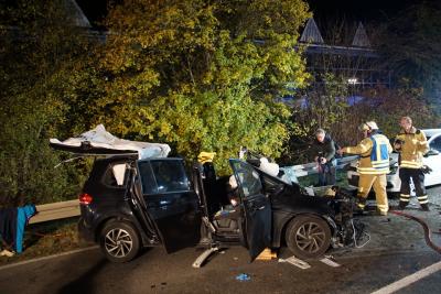 Schwieberdingen: Schwerer Verkehrsunfall mit mehreren eingeklemmten Personen