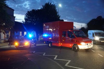 Ebersbach: PKW faehrt in Parkende PKW