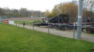 Pforzheim: Ein Brand auf dem Fathiphar Sportplatz - War es Brandstiftung?