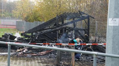 Pforzheim: Ein Brand auf dem Fathiphar Sportplatz - War es Brandstiftung?