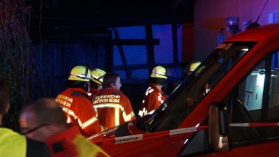 Maulbronn: Dachstuhl einer Schreinerei steht in Brand