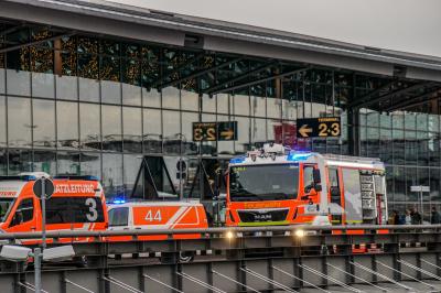 Flughafen Stuttgart: Stechender Geruch loest Rettungseinsatz aus â€“ mehrere Verletzte