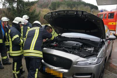 Gruibingen: Rauch aus PKW ruft Feuerwehr auf den Plan