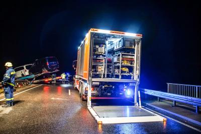 Sindelfingen- Maichingen: 3 Personen bei schwerem Unfall getoetet