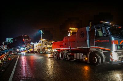 Sindelfingen- Maichingen: 3 Personen bei schwerem Unfall getoetet
