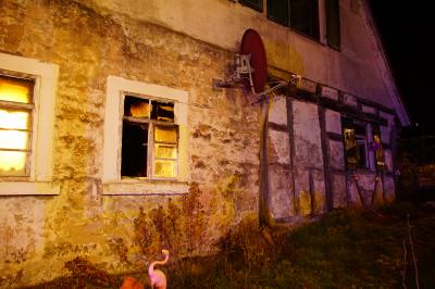 Vaihingen- Riet: Ausgedehnter Zimmerbrand, 2 Vermisste Personen 