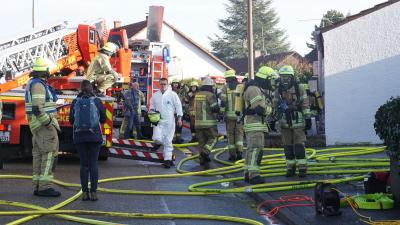 Enzberg: Wohnhaus steht in Vollbrand - Feuerwehr Grosseinsatz