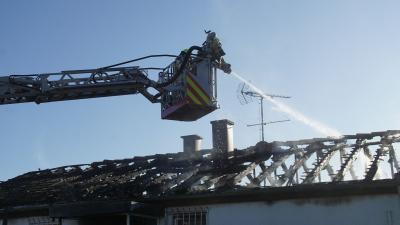 Enzberg: Wohnhaus steht in Vollbrand - Feuerwehr Grosseinsatz