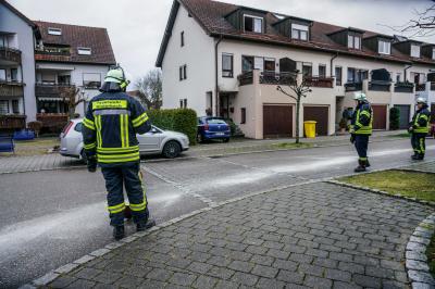 Winterbach: Feuerwehr muss Dieselspur abstreuen