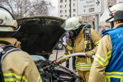 Esslingen: Pkw rauchte in Tiefgarage