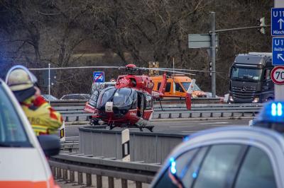 Leonberg: LKW mit defekter Bremse verursacht schweren Unfall mit mehreren schwer verletzten 