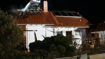 Straubenhardt: Vollbrand eines Einfamilienhaus - Feuerwehr Grosseinsatz