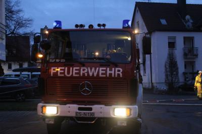 Neckartenzlingen: Brand in Mehrfamilienhaus