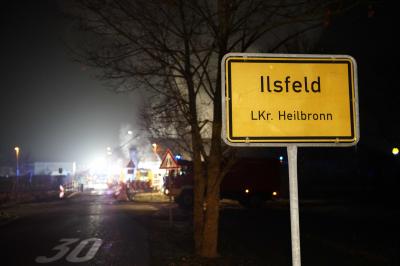 Ilsfeld: Vollbrand bei Holzpalettenfirma