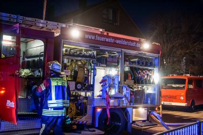 Weil der Stadt - Merklingen: Wohnungsbrand fordert eine schwer verletzte  Person