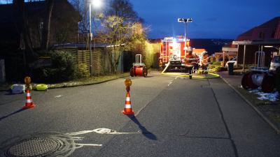 Bad Liebenzell: zwei Pkws brennen in Carport aus - hoher Sachschaden