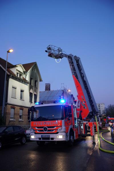 Esslingen: Wohnungsvollbrand fordert einen Verletzten