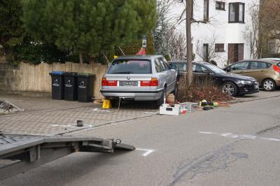 Schoenaich: Person wird von PKW zerdrueckt und stirbt noch an der Unfallstelle
