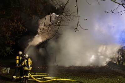 Weissach im Tal - Cottenweiler: Vollbrand einer Scheune