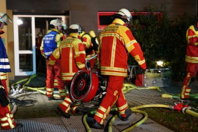 Filderstadt-Plattenhardt: Brand im Keller eines Hochhauses - Bewohner evakuiert und in Sporthalle untergebracht