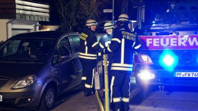 Pforzheim: Balkonbrand fuehrt zu Wohnungsbrand - war Alkohol im Spiel?
