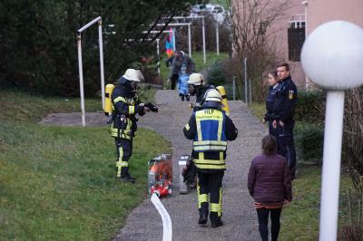 Plochingen: Doppelter Einsatz fuer die Feuerwehr - Rettungshubschrauber Landung und Brandeinsatz