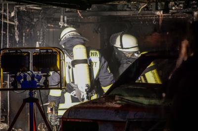 Magstadt: PKW brennt in einer Doppelgarage aus