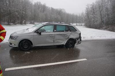 Grossbottwar: Verkehrsunfall mit 3 Beteiligten, 1 LKW involviert, 1 Verletzte Person 