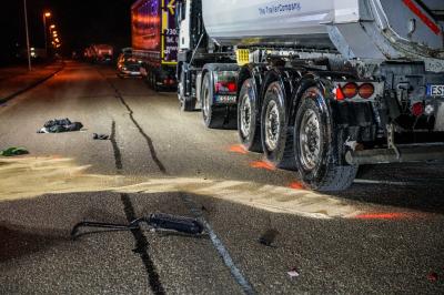 Kirchheim: Kradfahrer prallt gegen geparkten Sattelzug und wird schwer verletzt